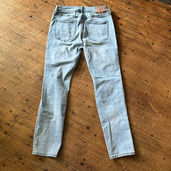 American Eagle distressed athletic normcore 30x32 jeans - Picture 3 of 3